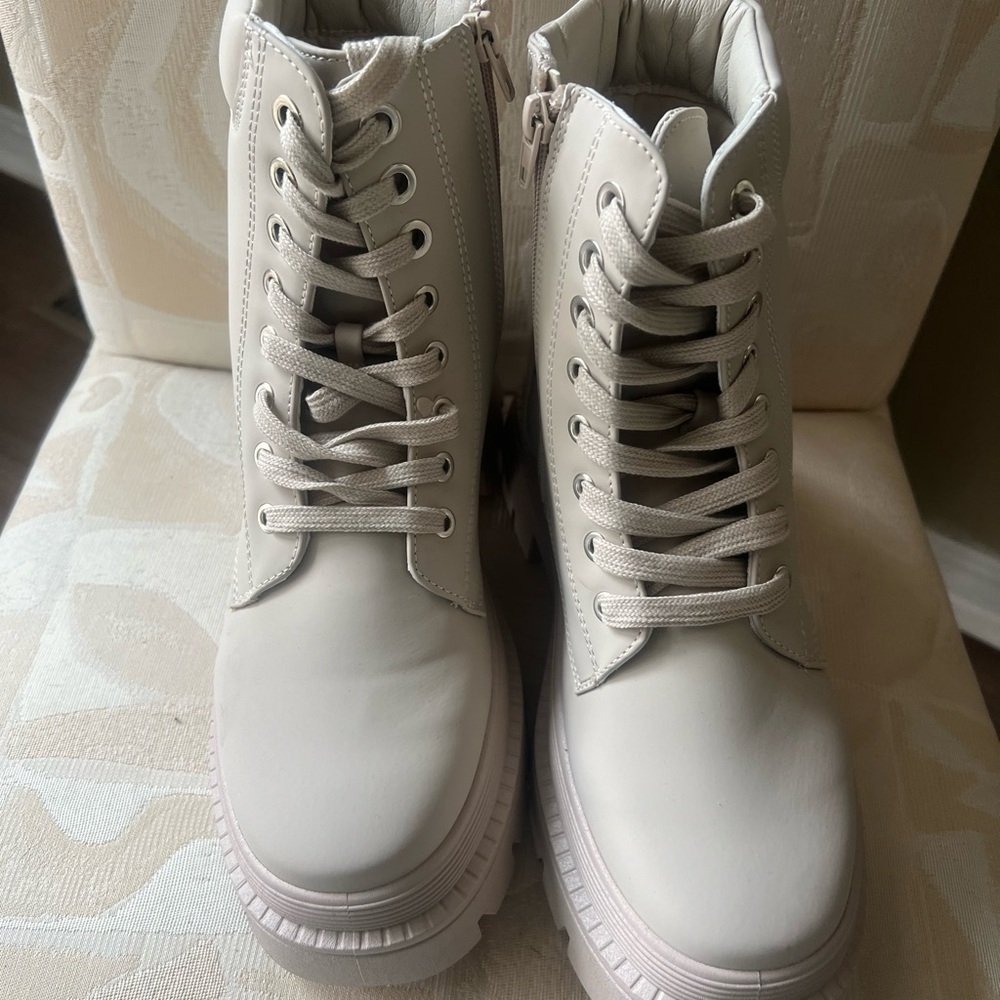 Beige boots **new never worn**